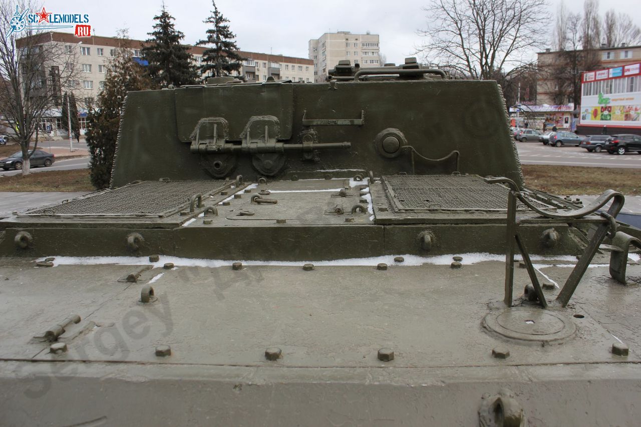 ISU-152_Kurchatov_9.jpg