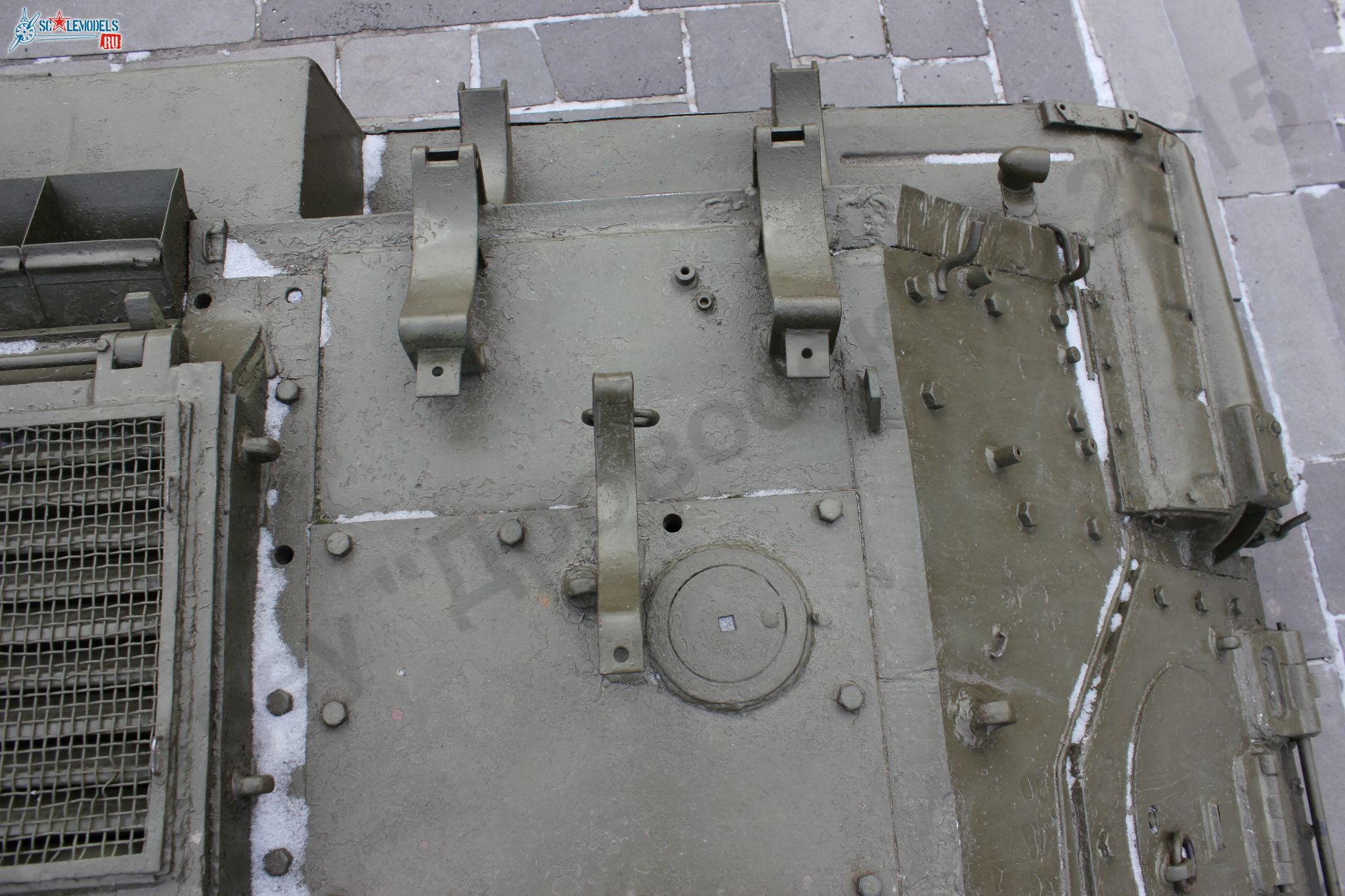 ISU-152_Kurchatov_36.jpg