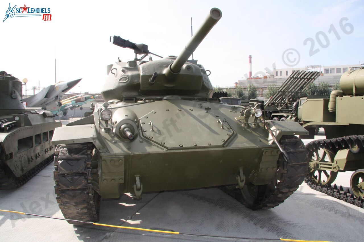 M24_Chaffee_1.jpg