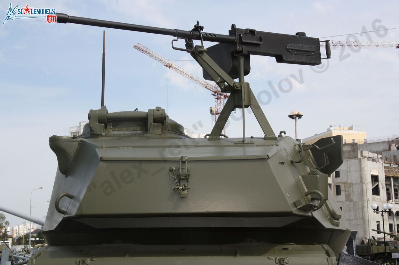 M24_Chaffee_23.jpg