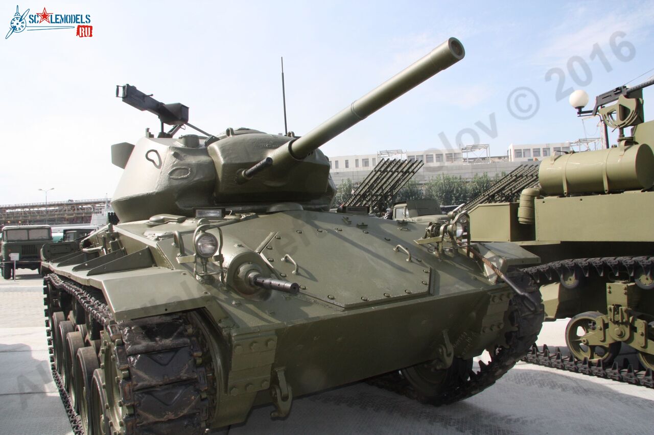 M24_Chaffee_3.jpg