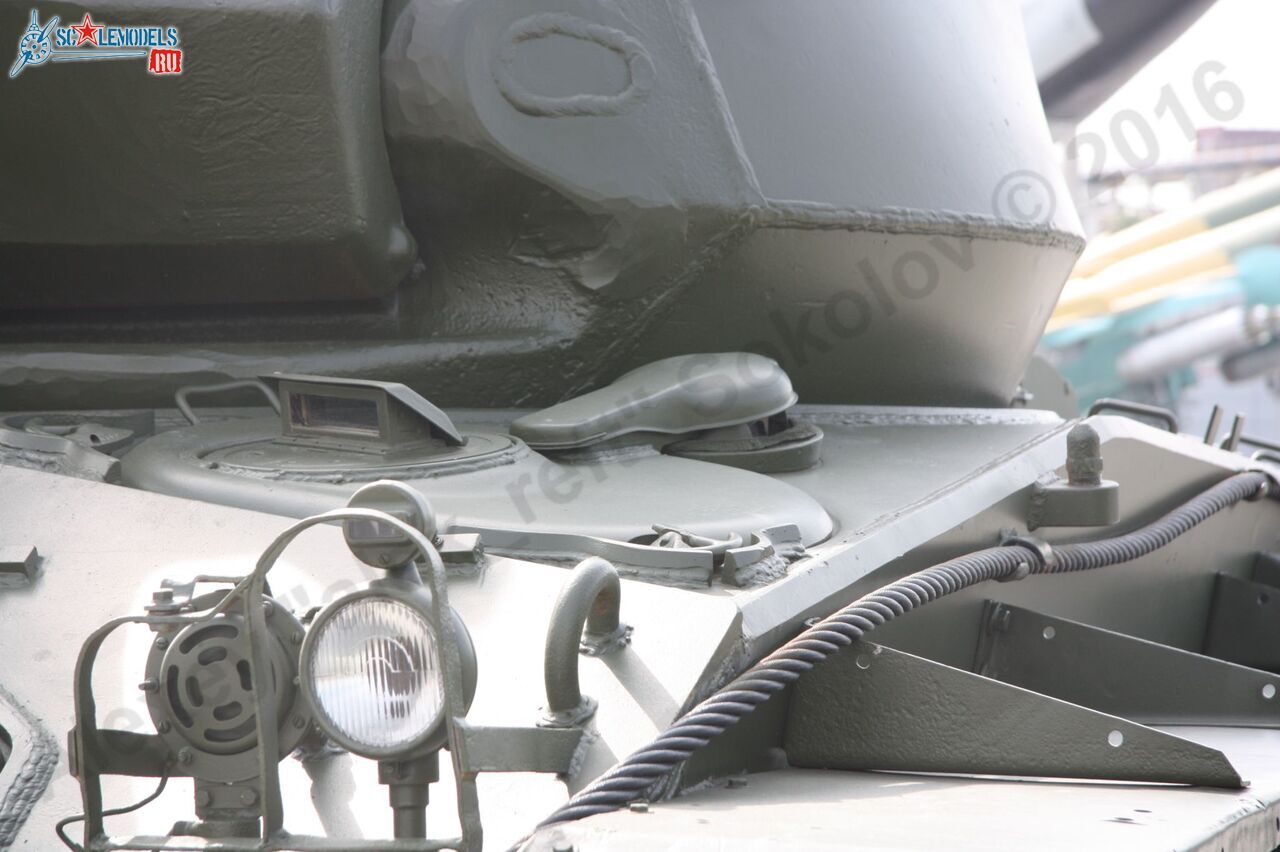 M24_Chaffee_8.jpg