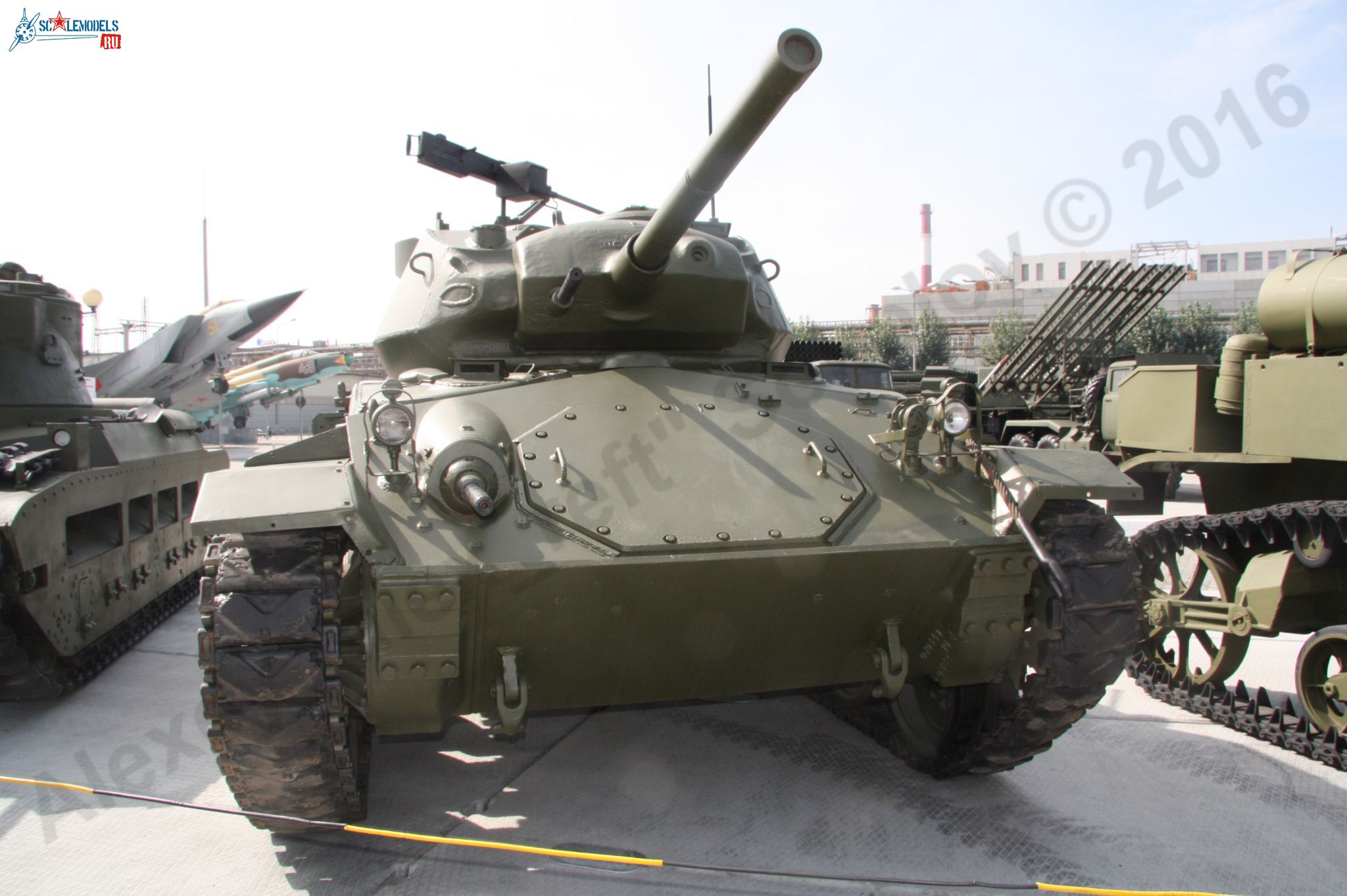 M24_Chaffee_1.jpg