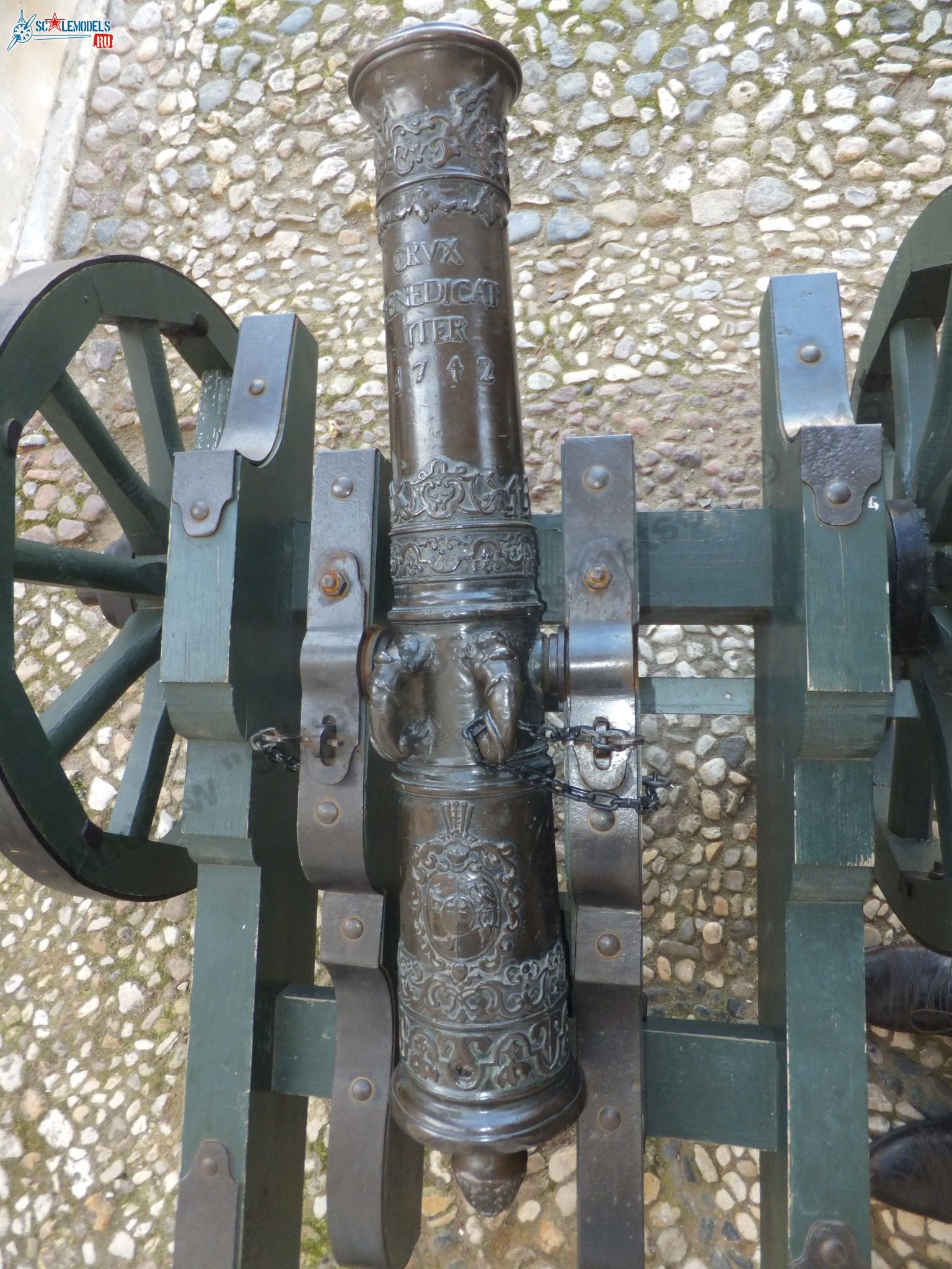 Old_gun_Arkhangelskoe_0003.jpg