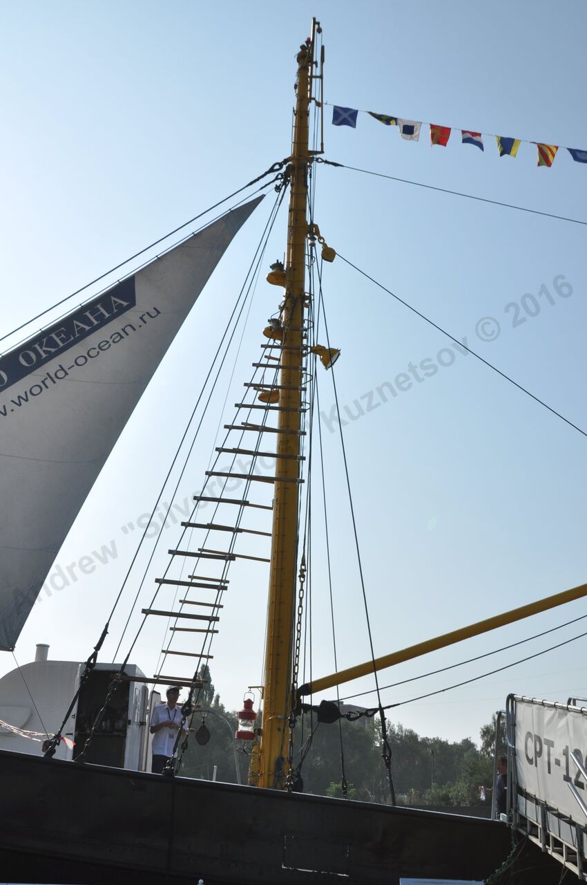 SRT-129_136.jpg