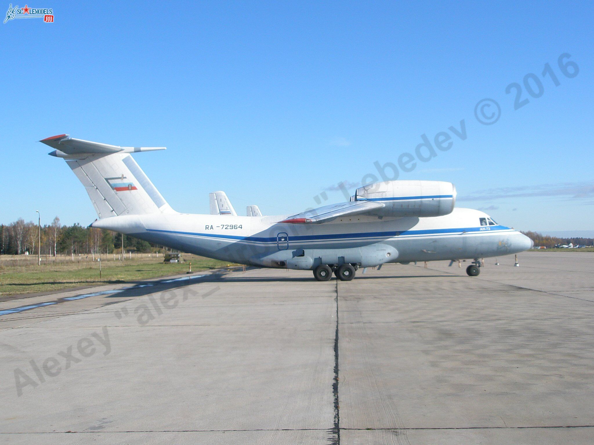An-72_RA-72964_1.jpg
