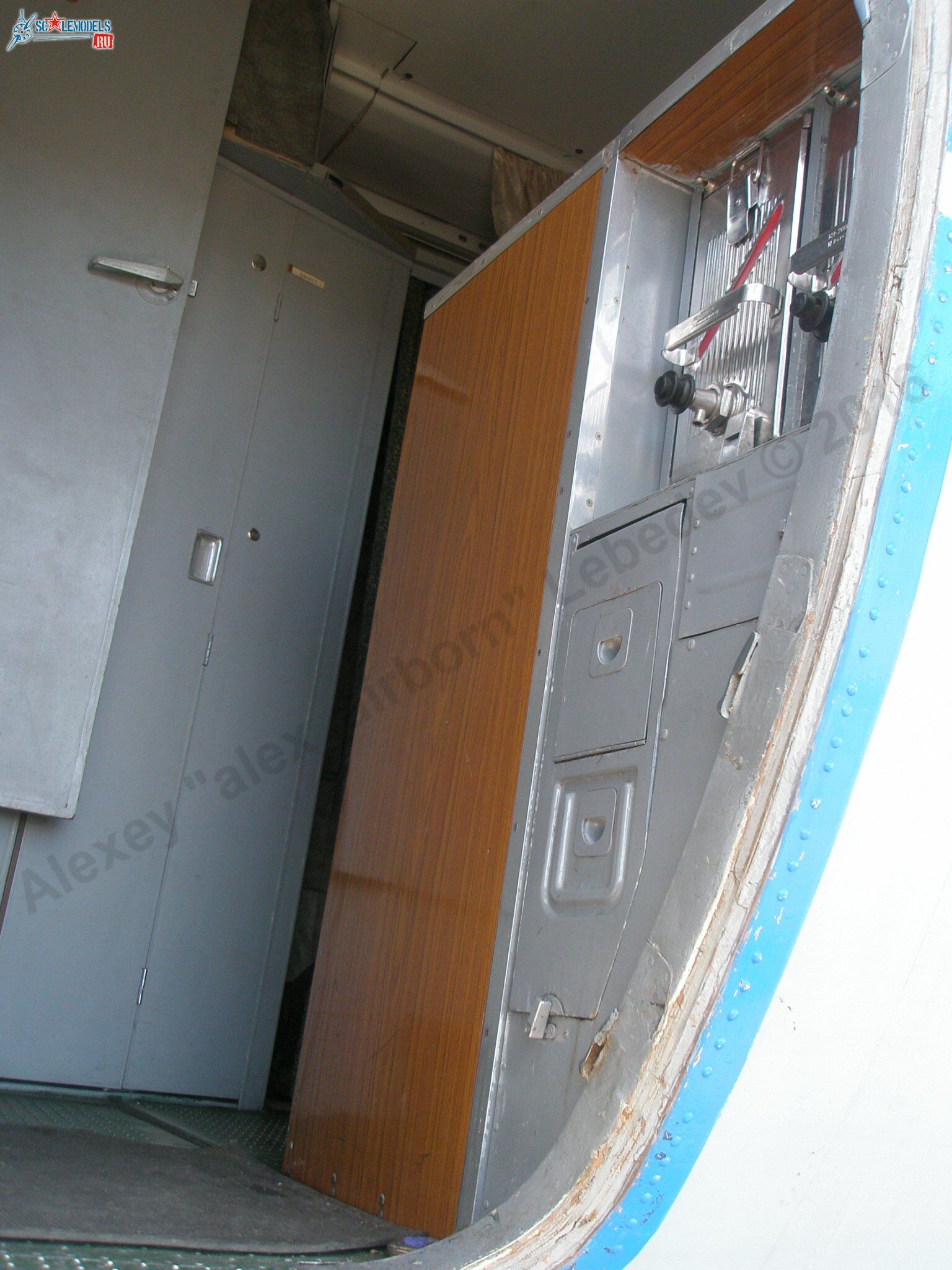 An-72_RA-72964_12.jpg