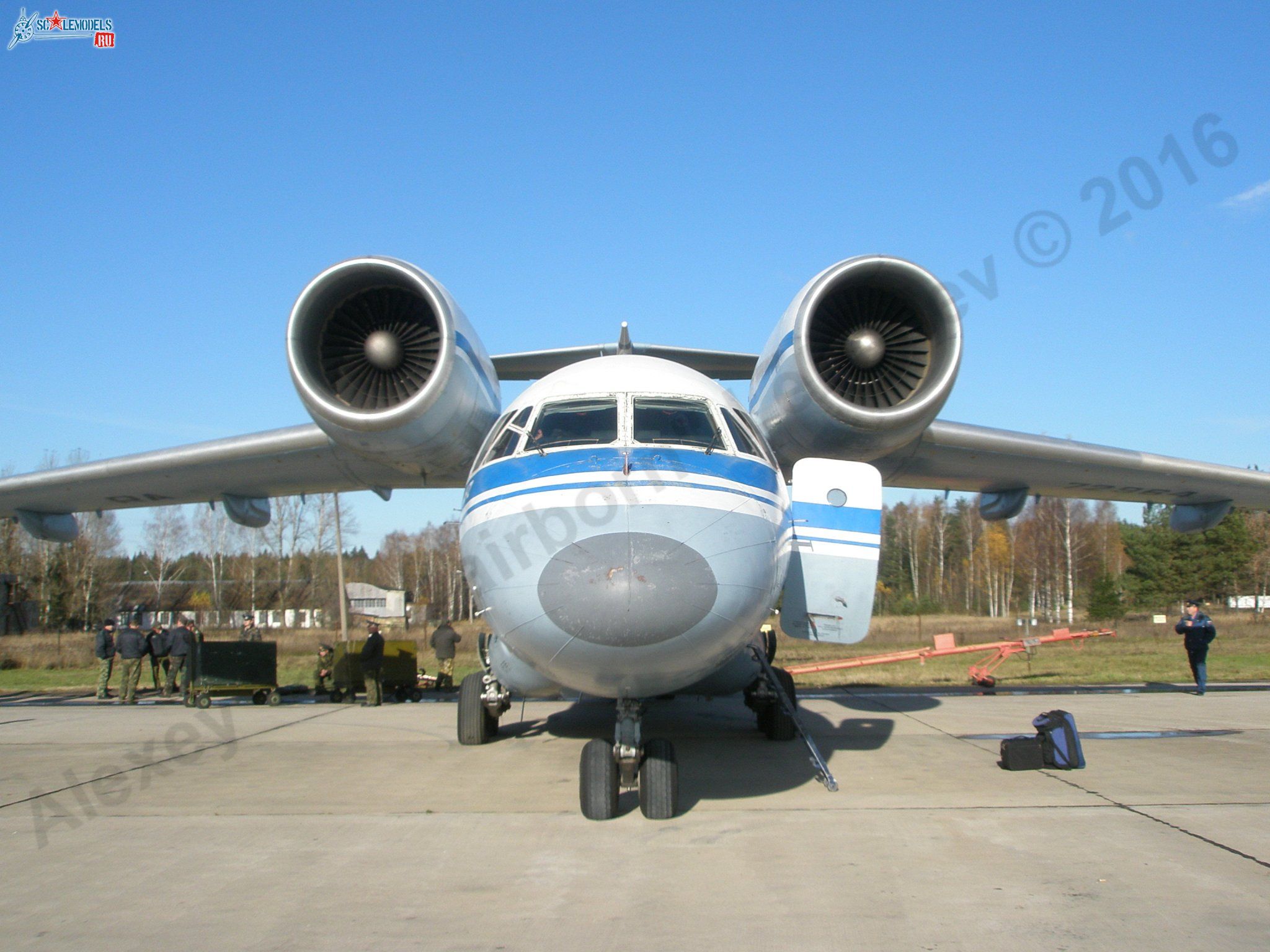 An-72_RA-72964_41.jpg