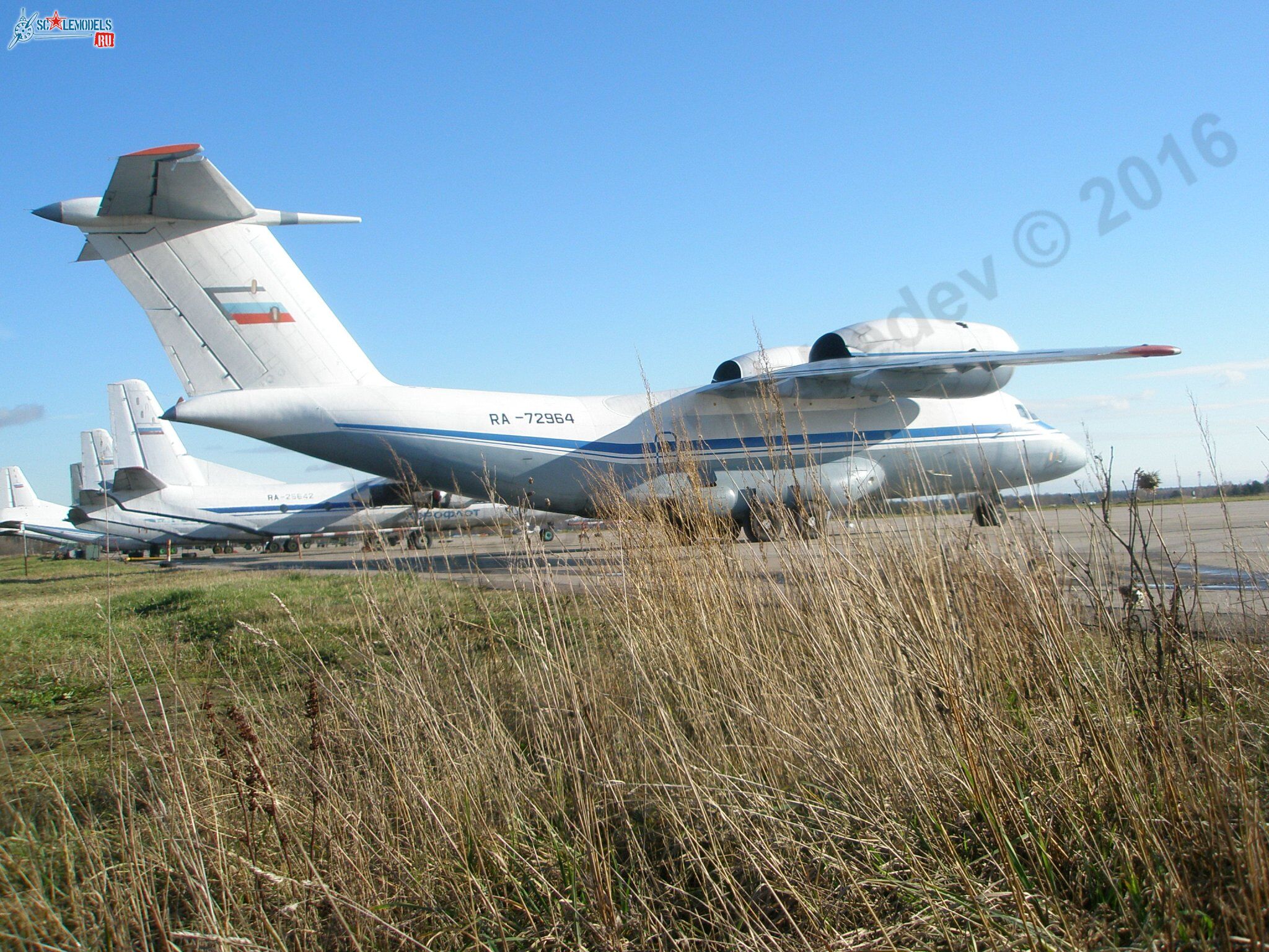 An-72_RA-72964_93.jpg