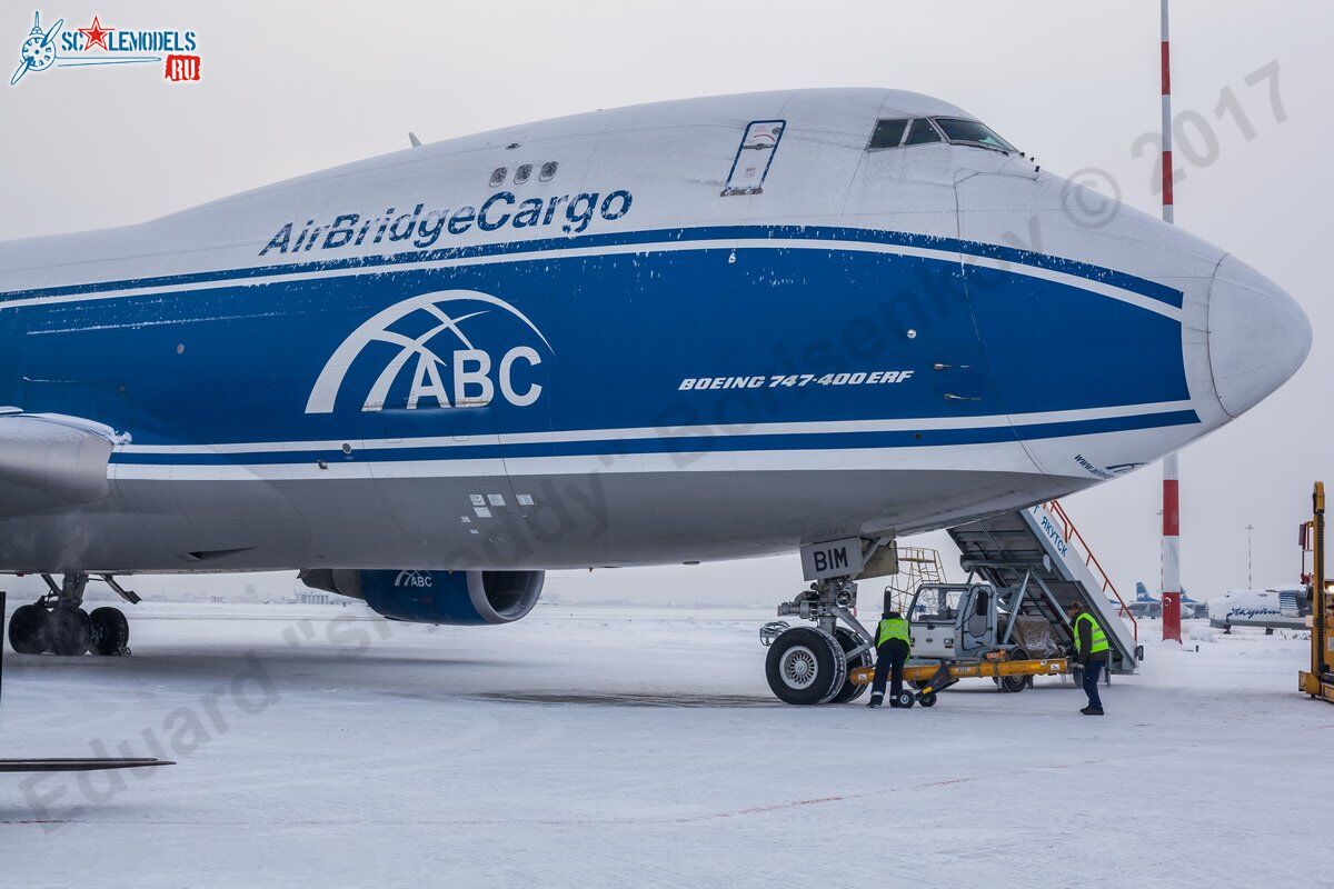 Boeing_747-400_VP-BIM_13.jpg