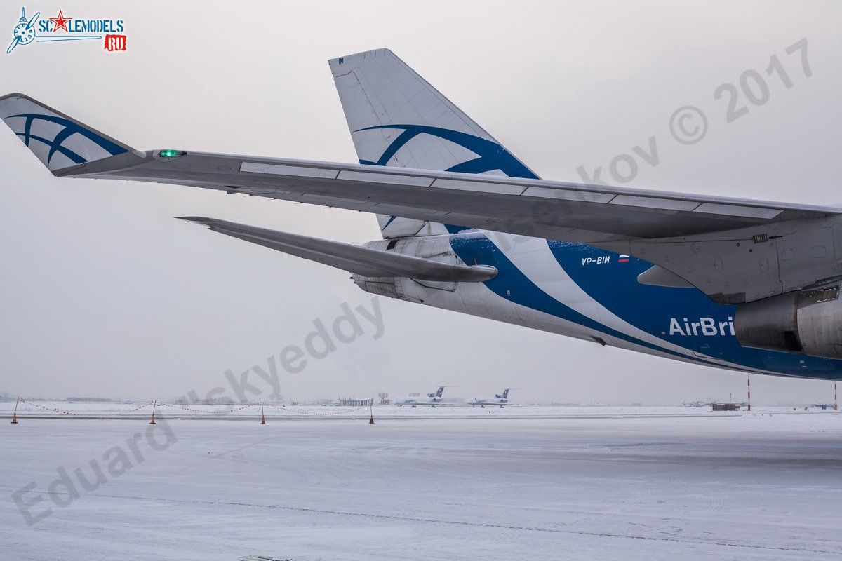 Boeing_747-400_VP-BIM_19.jpg