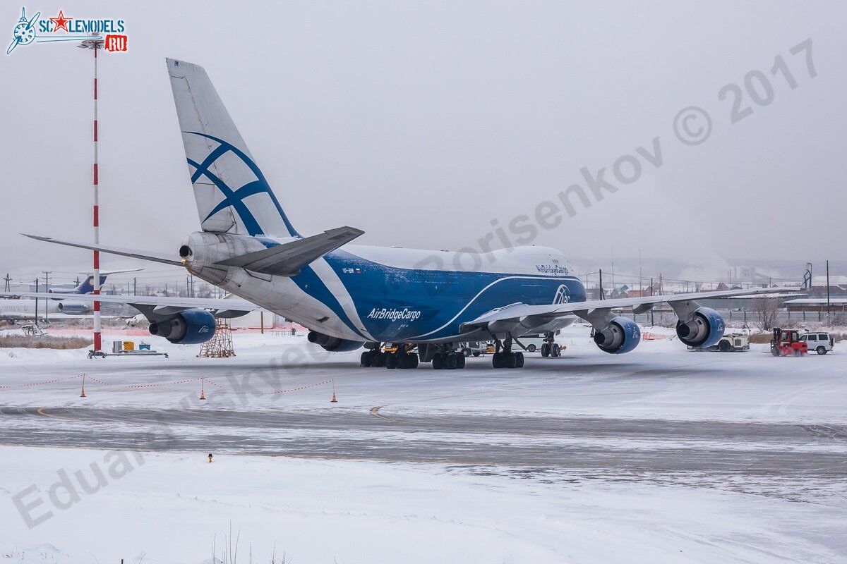 Boeing_747-400_VP-BIM_30.jpg