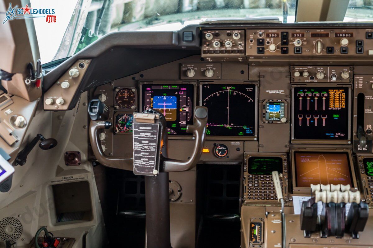 Boeing_747-400_VP-BIM_4.jpg