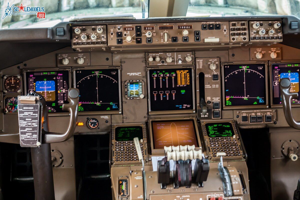 Boeing_747-400_VP-BIM_5.jpg