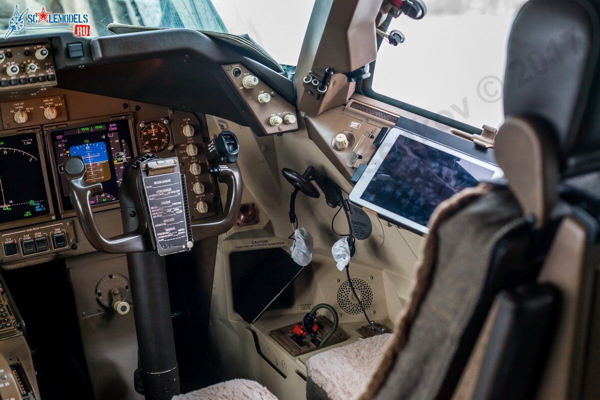Boeing_747-400_VP-BIM_8.jpg