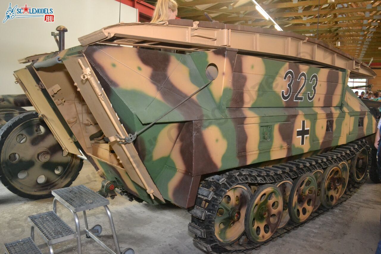 Sdkfz_251_7_24.jpg