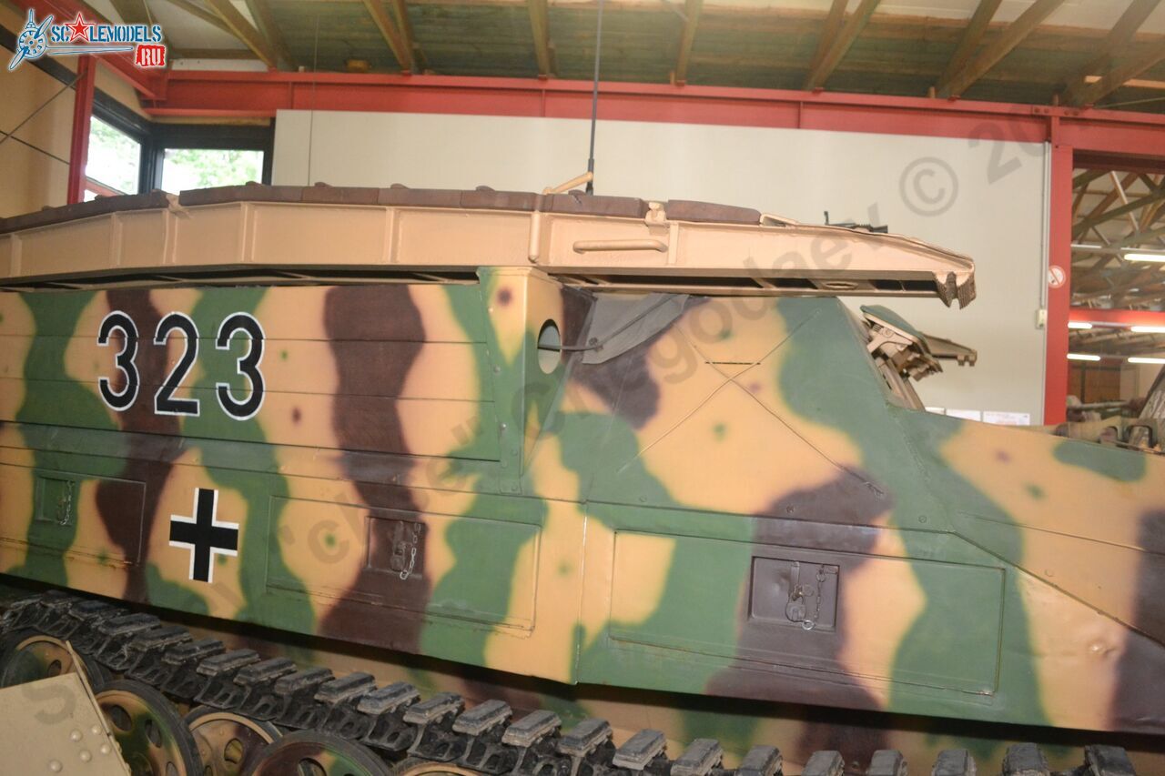 Sdkfz_251_7_5.jpg