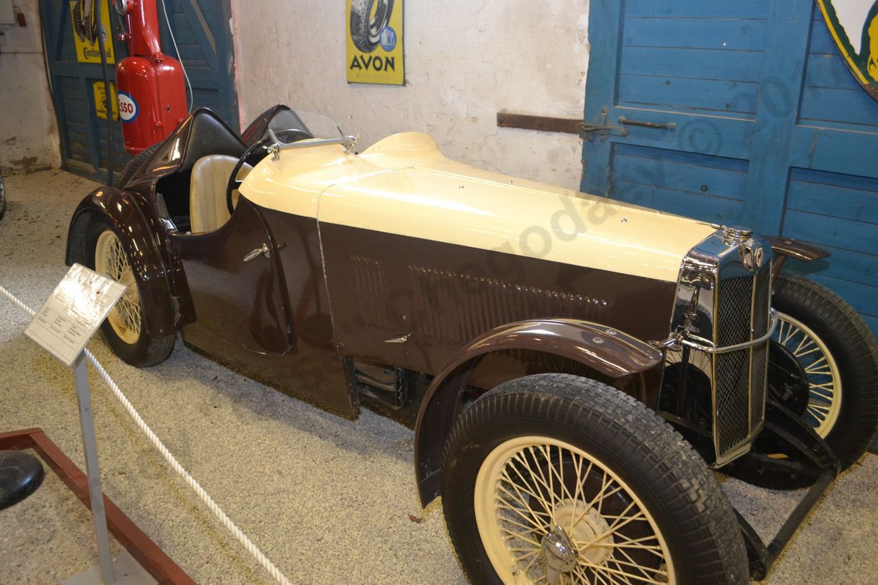 Egeskov_car_collection_64.jpg