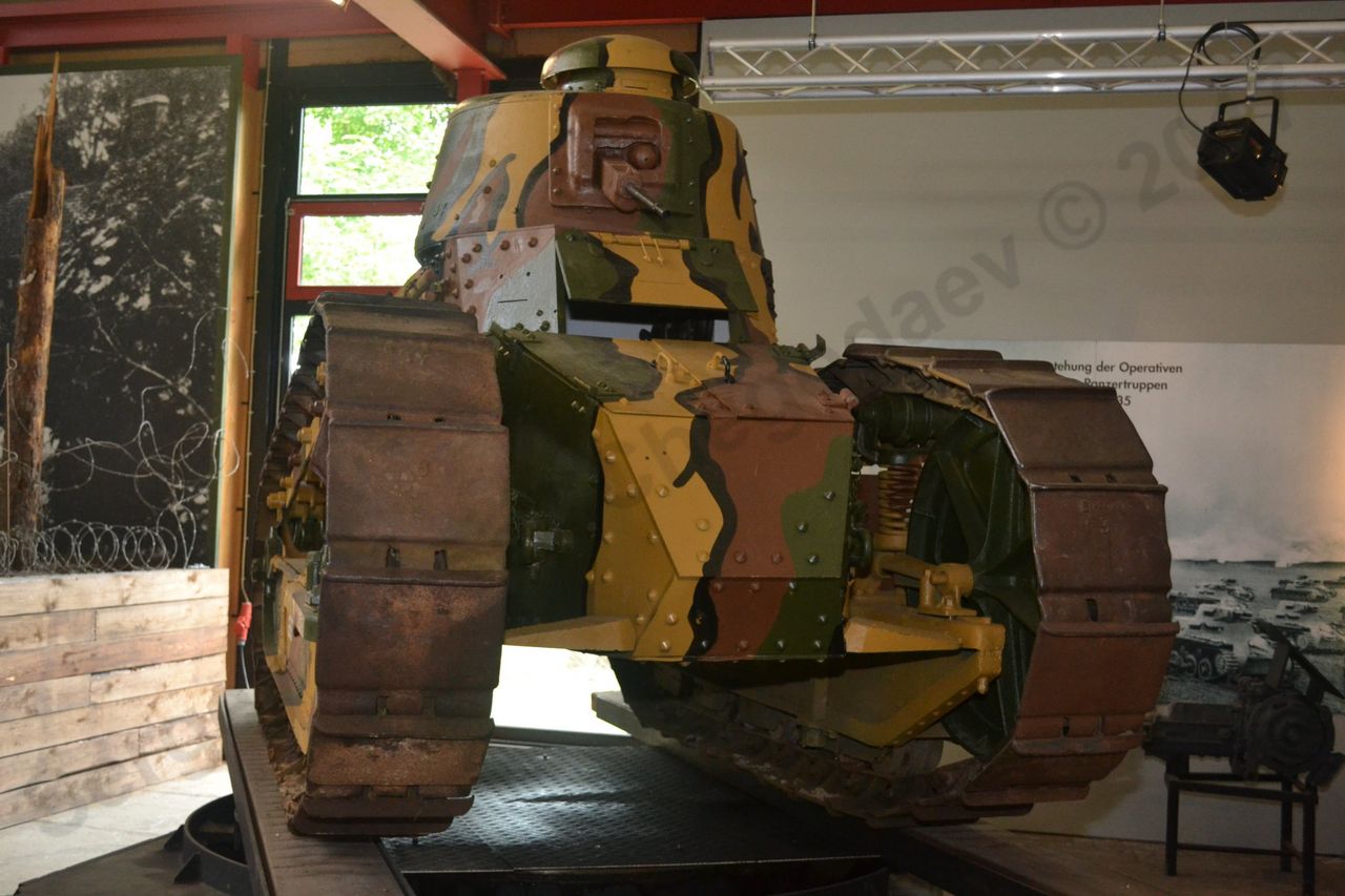 Renault_FT-17_1.jpg