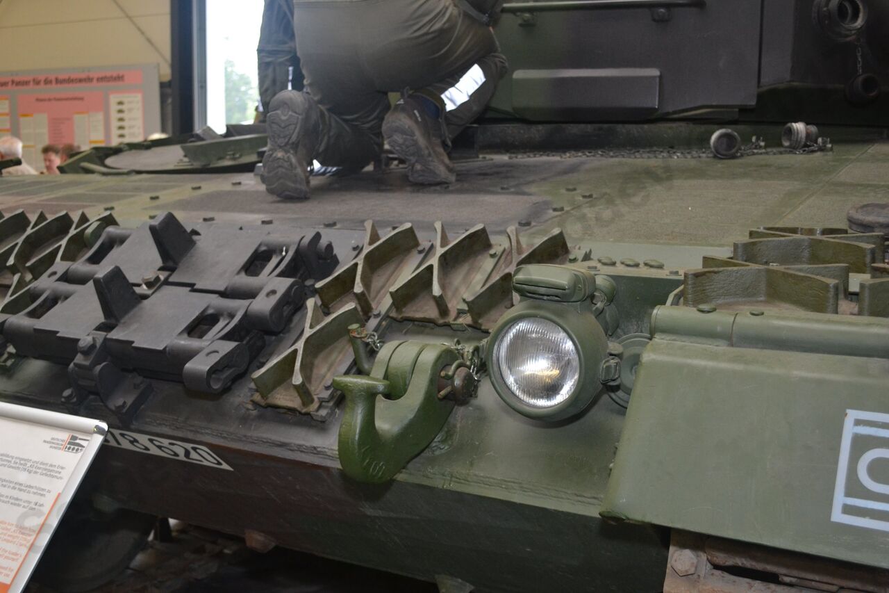 Leopard_2A4_13.jpg