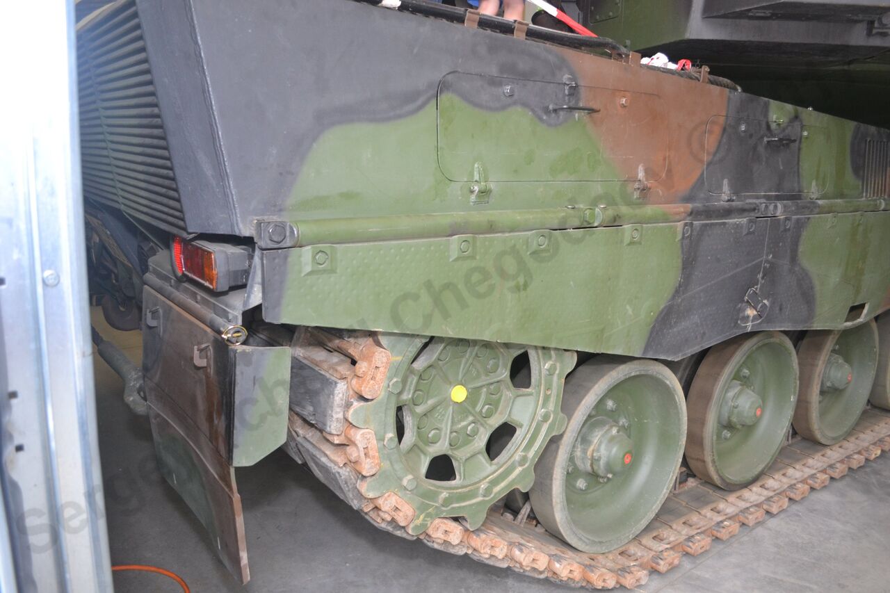 Leopard_2A4_9.jpg