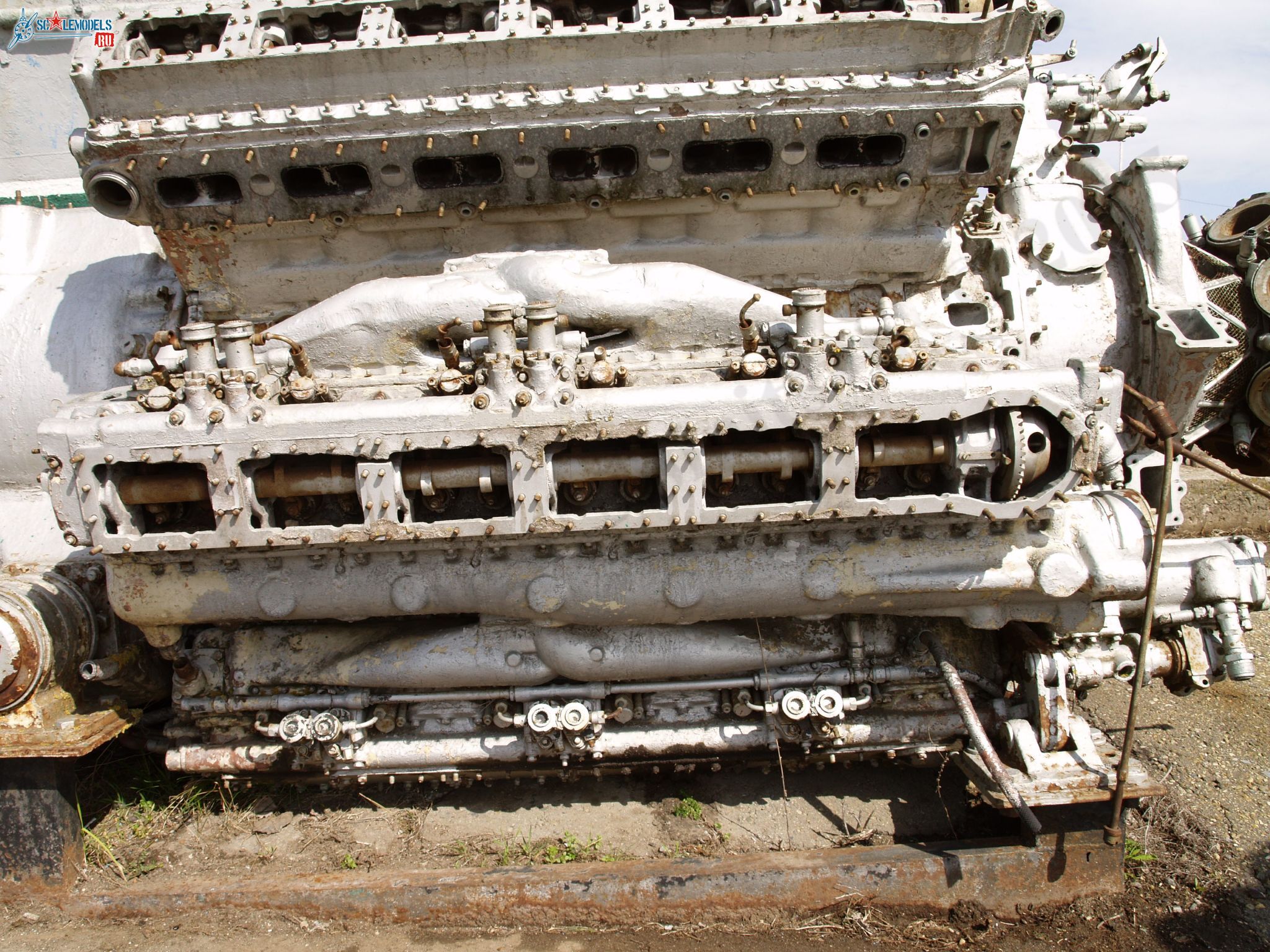 Engine_4.jpg